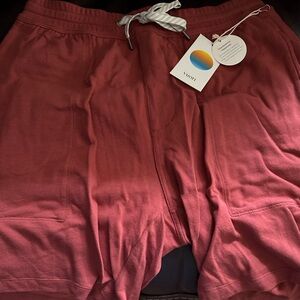 Brand new with tags vuori men’s shorts